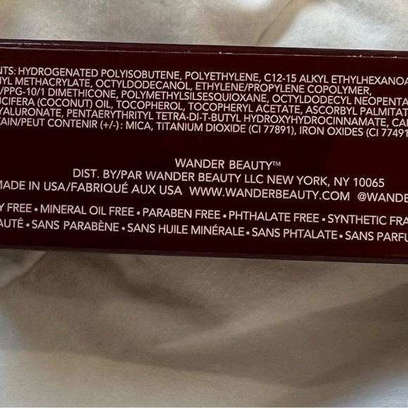 WANDER BEAUTY Flash Focus Hydrating Foundation Stick Golden Medium - Picture 4 of 7